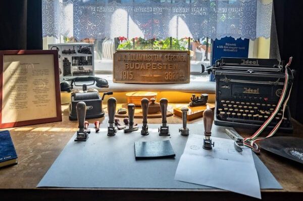 Vasparipák és Göd